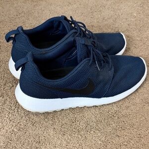 Nike Navy Roshe Runs